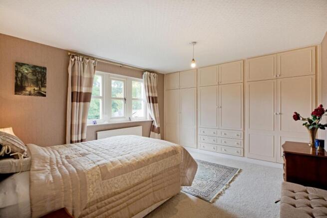 4 bed Mews for sale Image 8