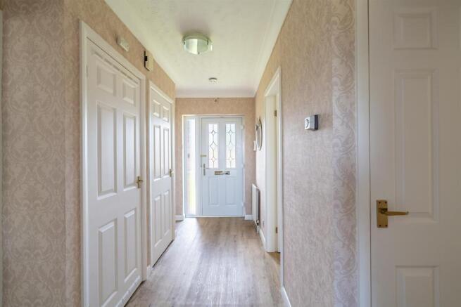 2 bed Detached Bungalow for sale Image 8