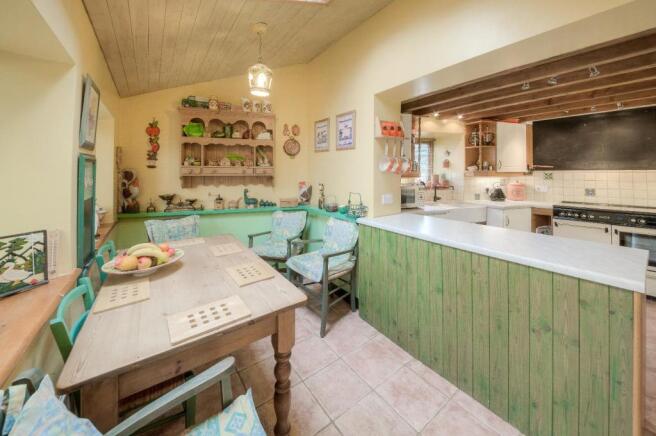 Breakfast Room.jpg