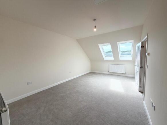 4 bed Semi-Detached for sale Image 4