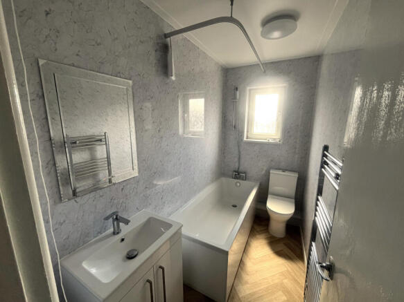 2 bed Terraced to rent Image 9