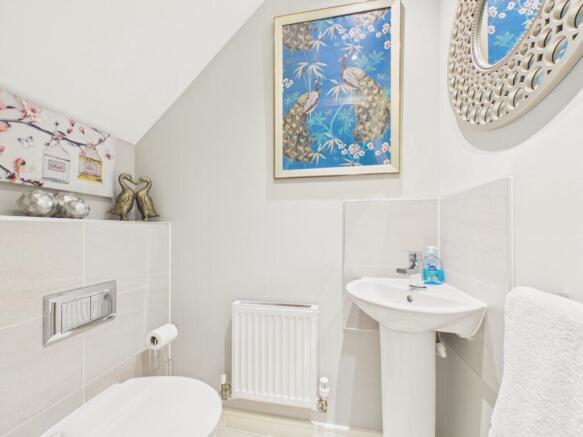 4 bed Detached for sale Image 9