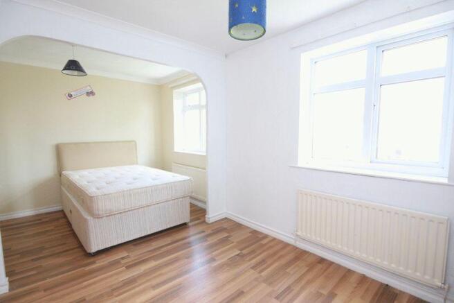 Bed1/dressing room