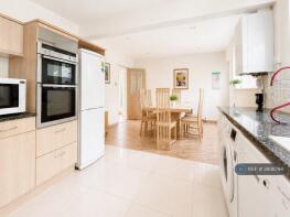 9, Hawthorn Gardens, Weston-super-mare BS22 9ED