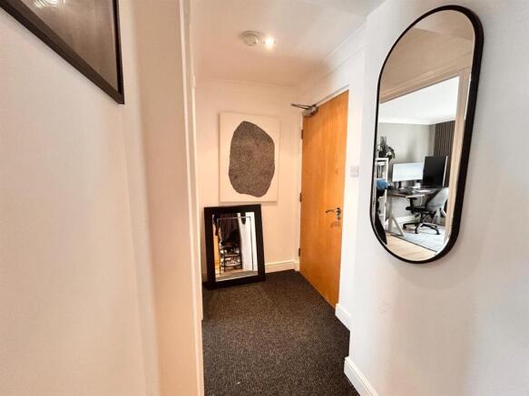 2 bed Apartment for sale Image 5
