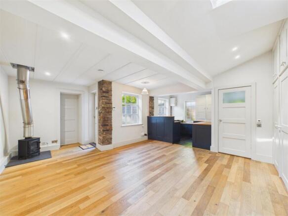 Open-plan Living Room with Dining Area