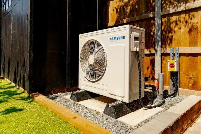 Air source pump