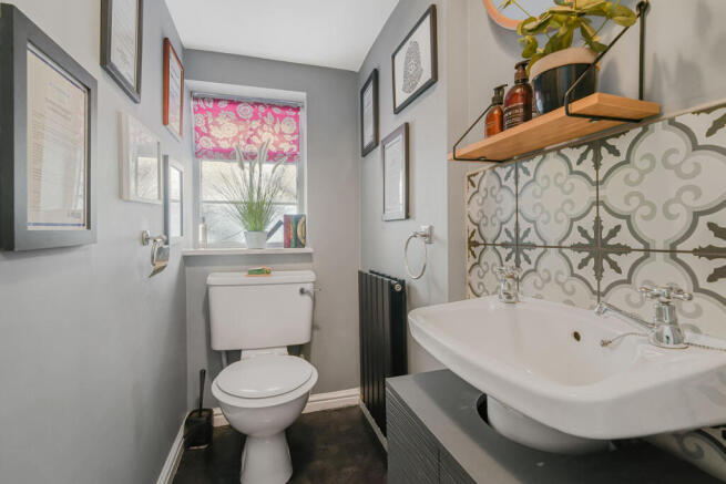 4 bed Detached for sale Image 6