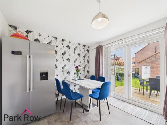 4 bed Detached for sale Image 11