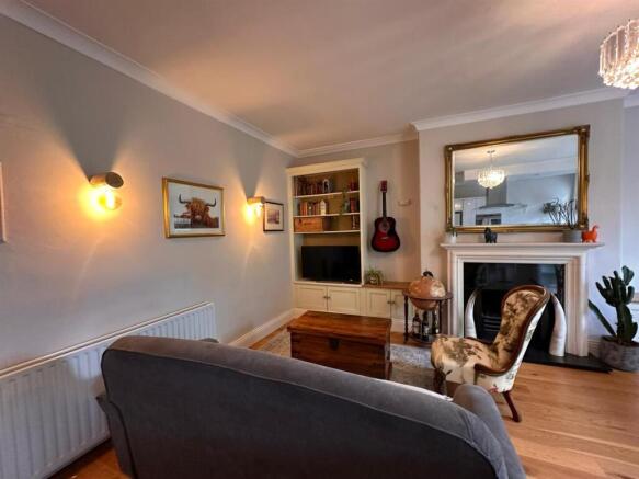 2 bed Apartment for sale Image 4