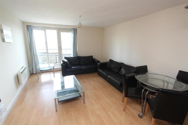 livingroom2.JPG