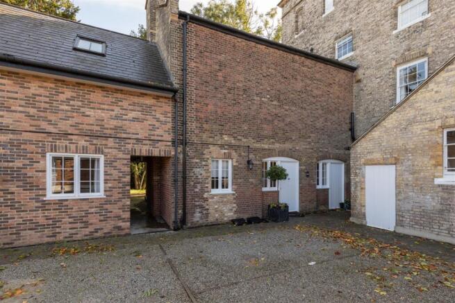 Simmons Lane E4