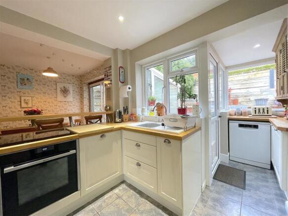Kitchen (1).jpeg