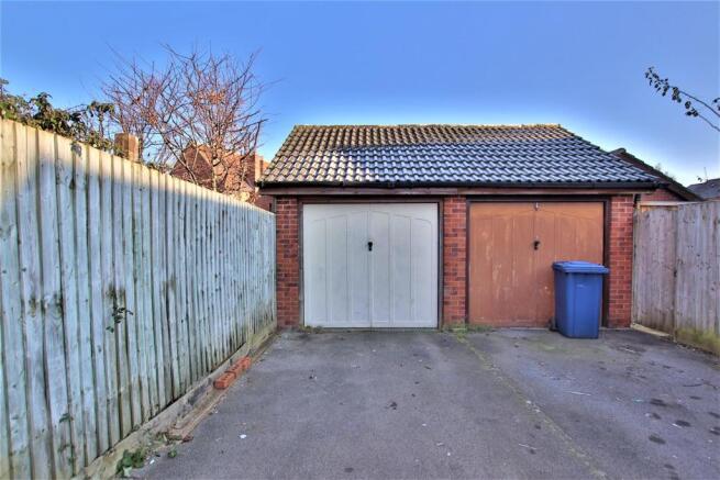 Cypress Road, Walton Cardiff, Tewkesbury - Garage