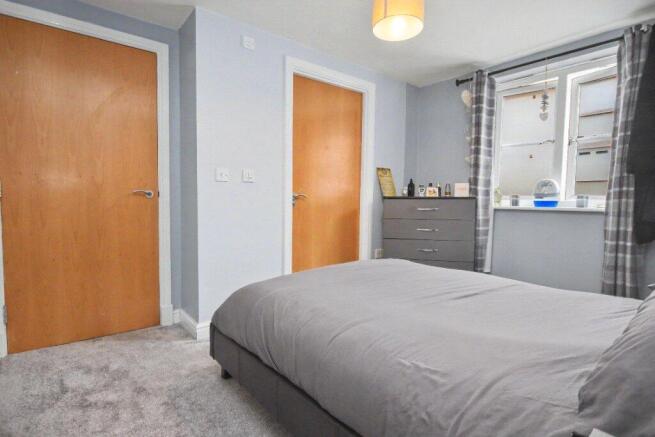 2 bed Apartment for sale Image 11