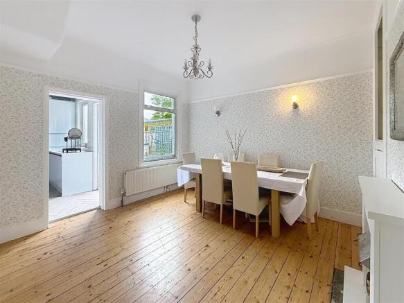 Havering Rd, RM1 For Sale by Barrain London Estate