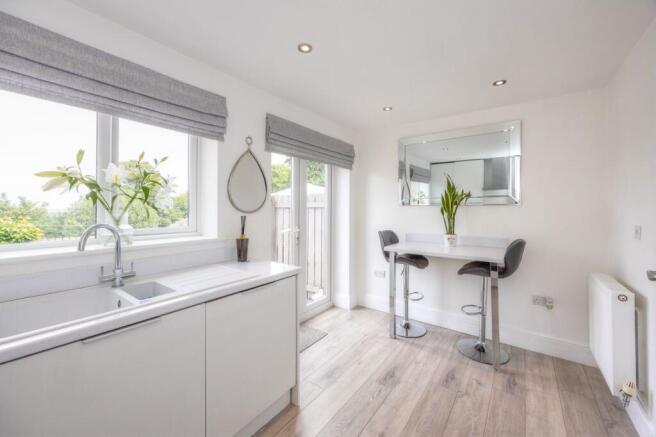 3 bed Town House for sale Image 4