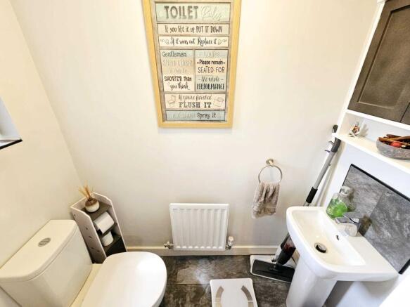 3 bed Semi-Detached for sale Image 5