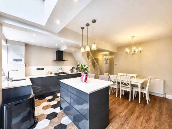 3 Bedroom Terraced for Rent