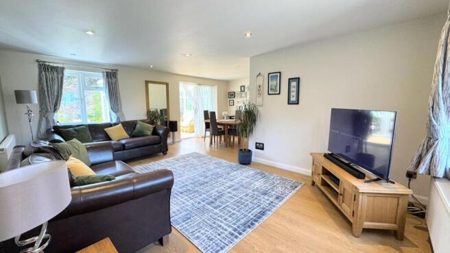 OPEN PLAN RECEPTION ROOM