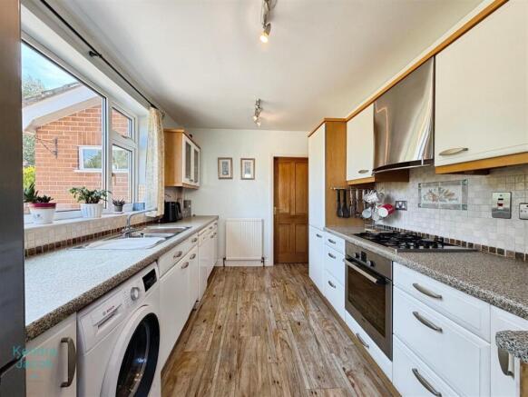 3 bed Detached for sale Image 6