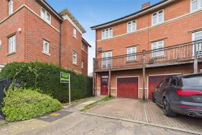 12, Wyatt Crescent, Reading RG6 3WH