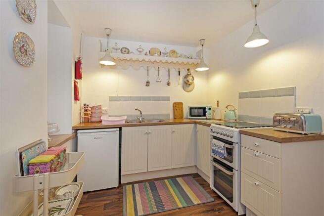 Kitchen:Dining Room-2.jpg