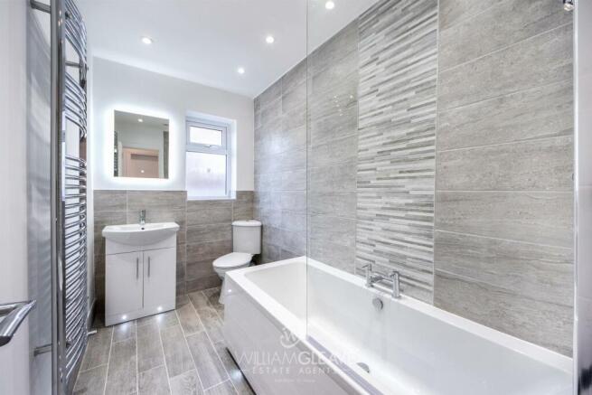 Bathroom (07).jpg