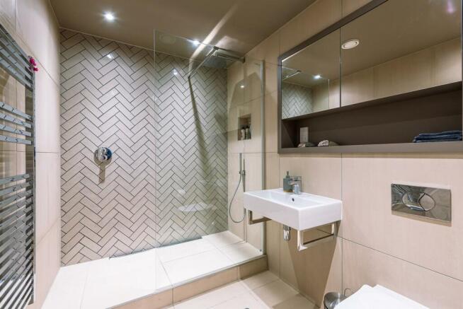 2 bed Duplex for sale Image 12