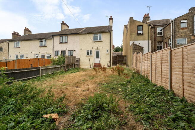 A chain-free renovation dream, driveway parking, a huge garden and exciting potential photo 4
