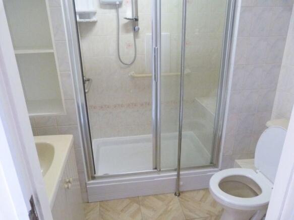 SHOWER ROOM