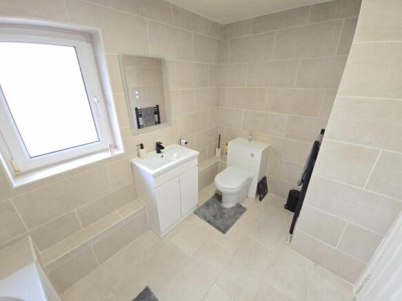 Family Bathroom 