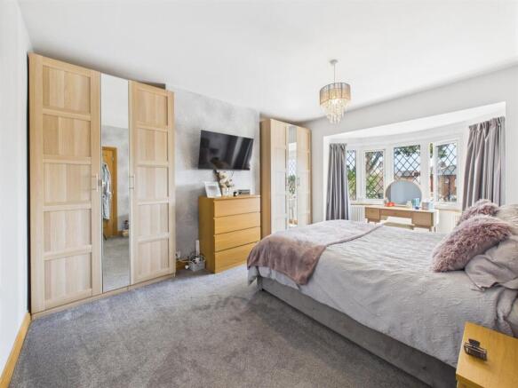 4 bed Semi-Detached for sale Image 6