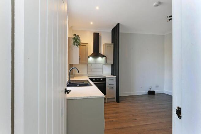1 bed Terraced to rent Image 5