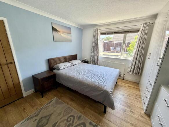 2 bed Semi-Detached Bungalow for sale Image 10