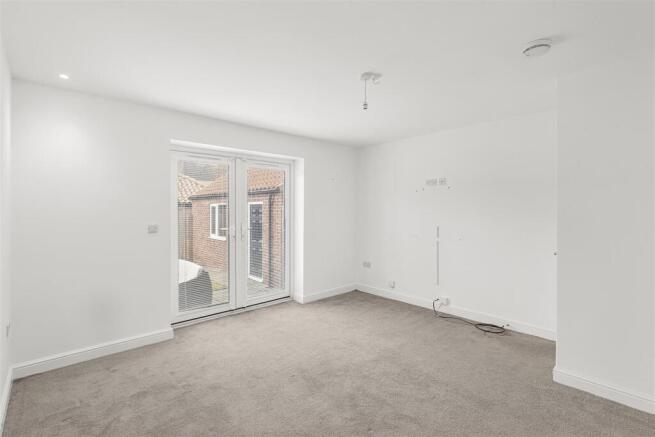 3 bed Semi-Detached to rent Image 7