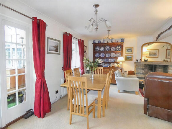 4 bed Detached for sale Image 5