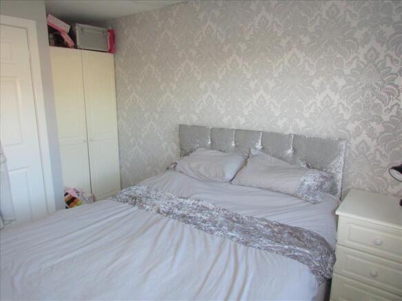 BEDROOM 2 (SPLIT)