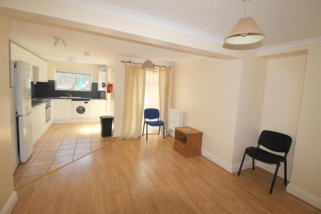 Lounge/Kitchen