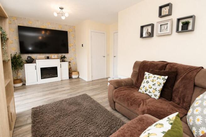 3 bed Semi-Detached for sale Image 7