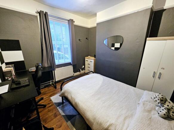 3 bed Terraced for sale Image 9