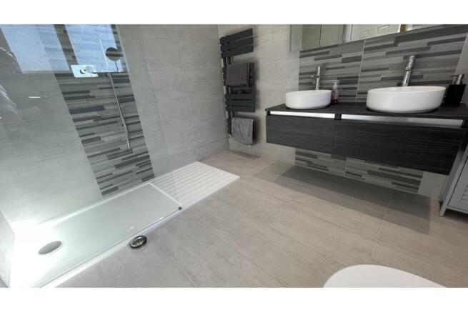 Master En-suite