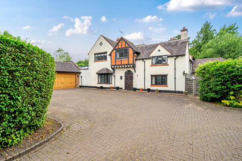 Kingfield Green, Woking, GU22