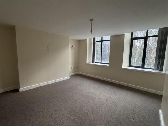 1 bed Flat to rent Image 3