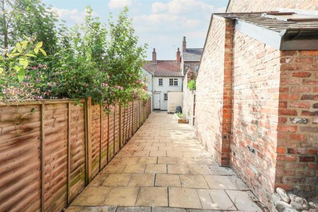 2 bed Terraced for sale Image 4