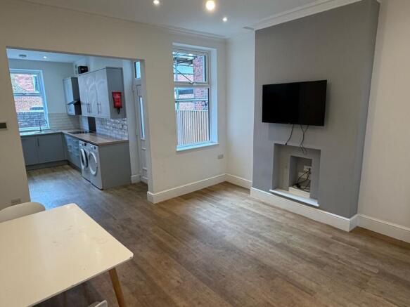 KITCHEN/DINER AND LOUNGE