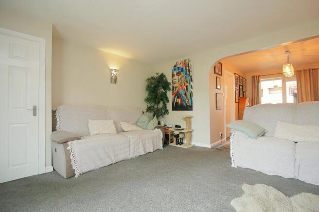 3 bed Semi-Detached for sale Image 5