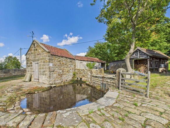6 bed Detached to rent Image 4