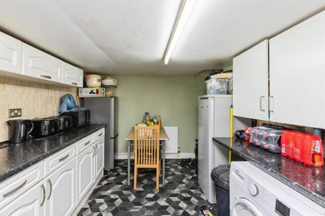 4 bed Terraced for sale Image 7