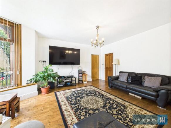 8 bed Detached for sale Image 9